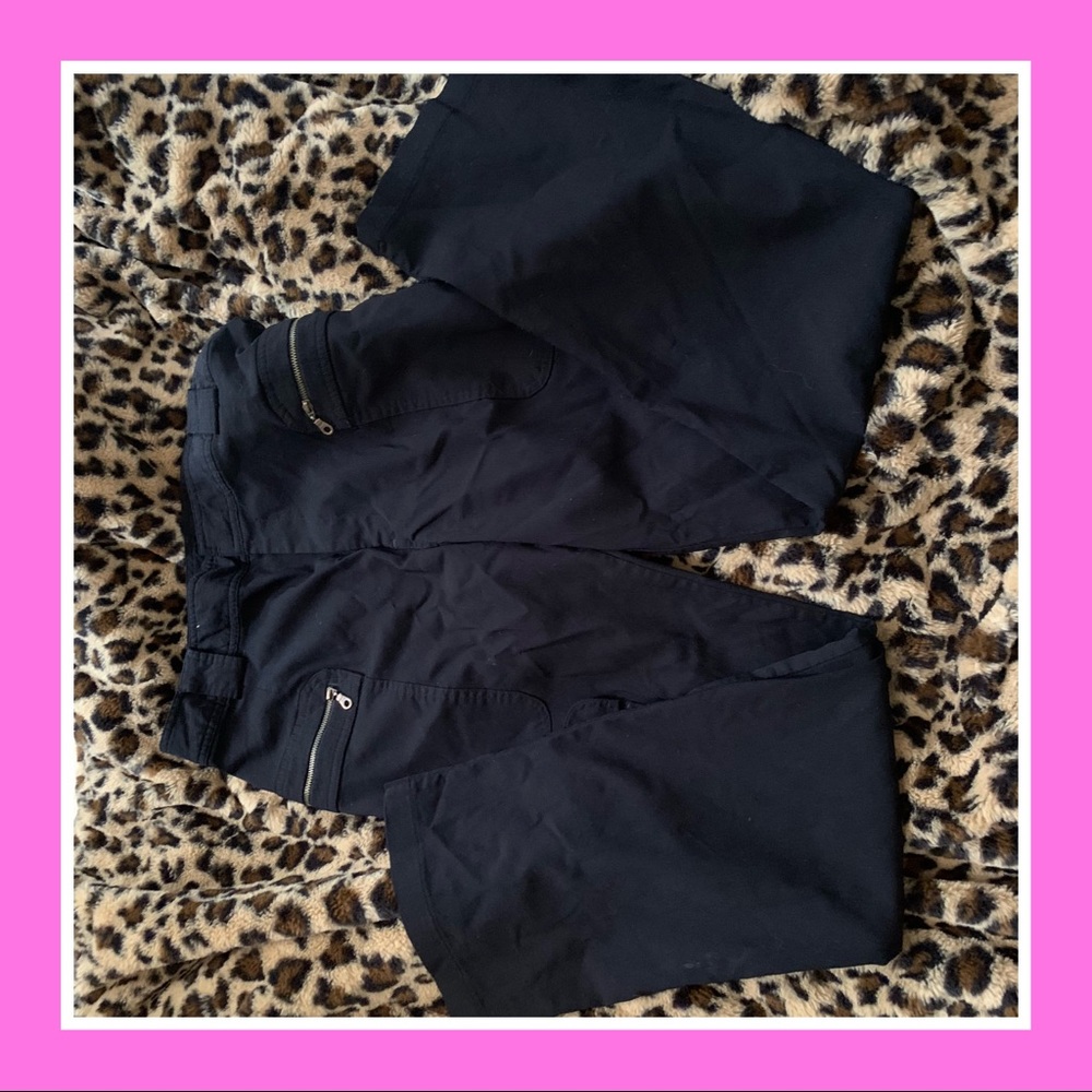 Black cargo style stretchy pants!